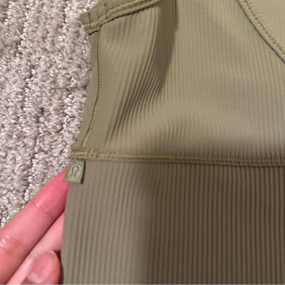 lululemon athletica Sage Green Crop Top - Picture 3 of 3